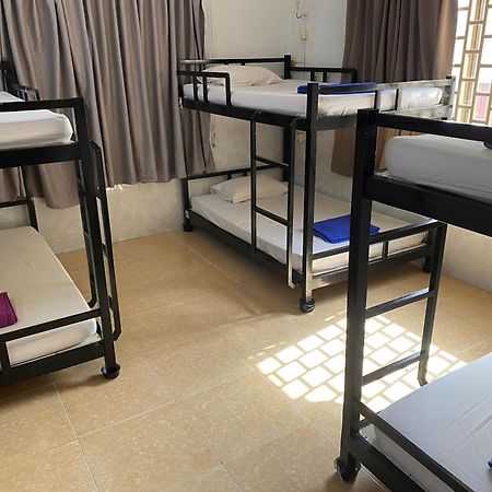 The Eighty8 Hostel Phnom Penh Exterior photo