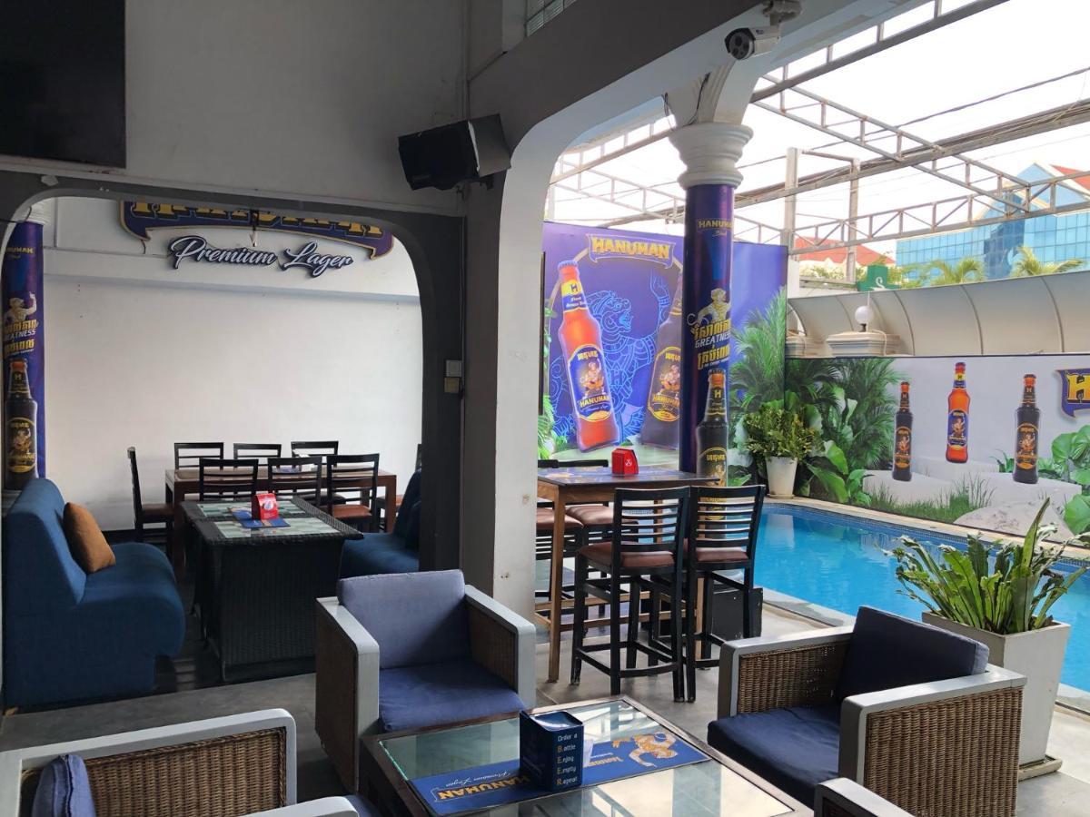 The Eighty8 Hostel Phnom Penh Exterior photo