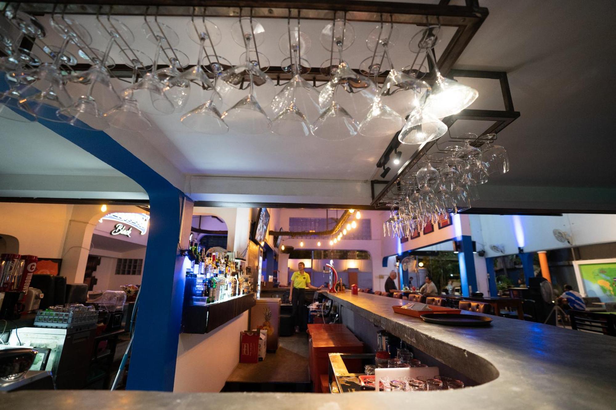 The Eighty8 Hostel Phnom Penh Exterior photo