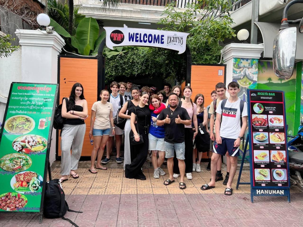 The Eighty8 Hostel Phnom Penh Exterior photo