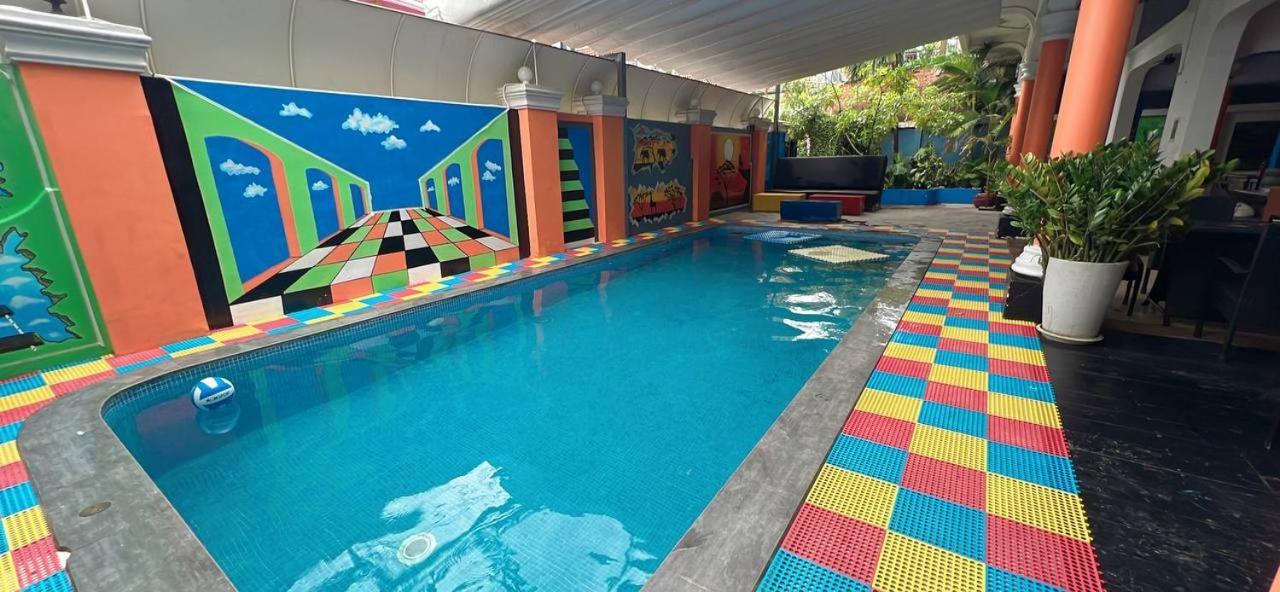 The Eighty8 Hostel Phnom Penh Exterior photo