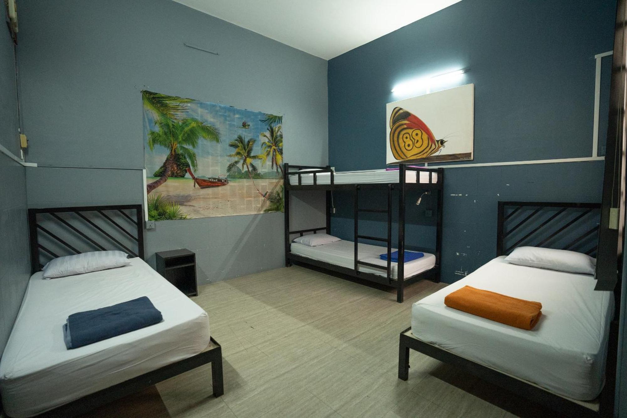 The Eighty8 Hostel Phnom Penh Exterior photo