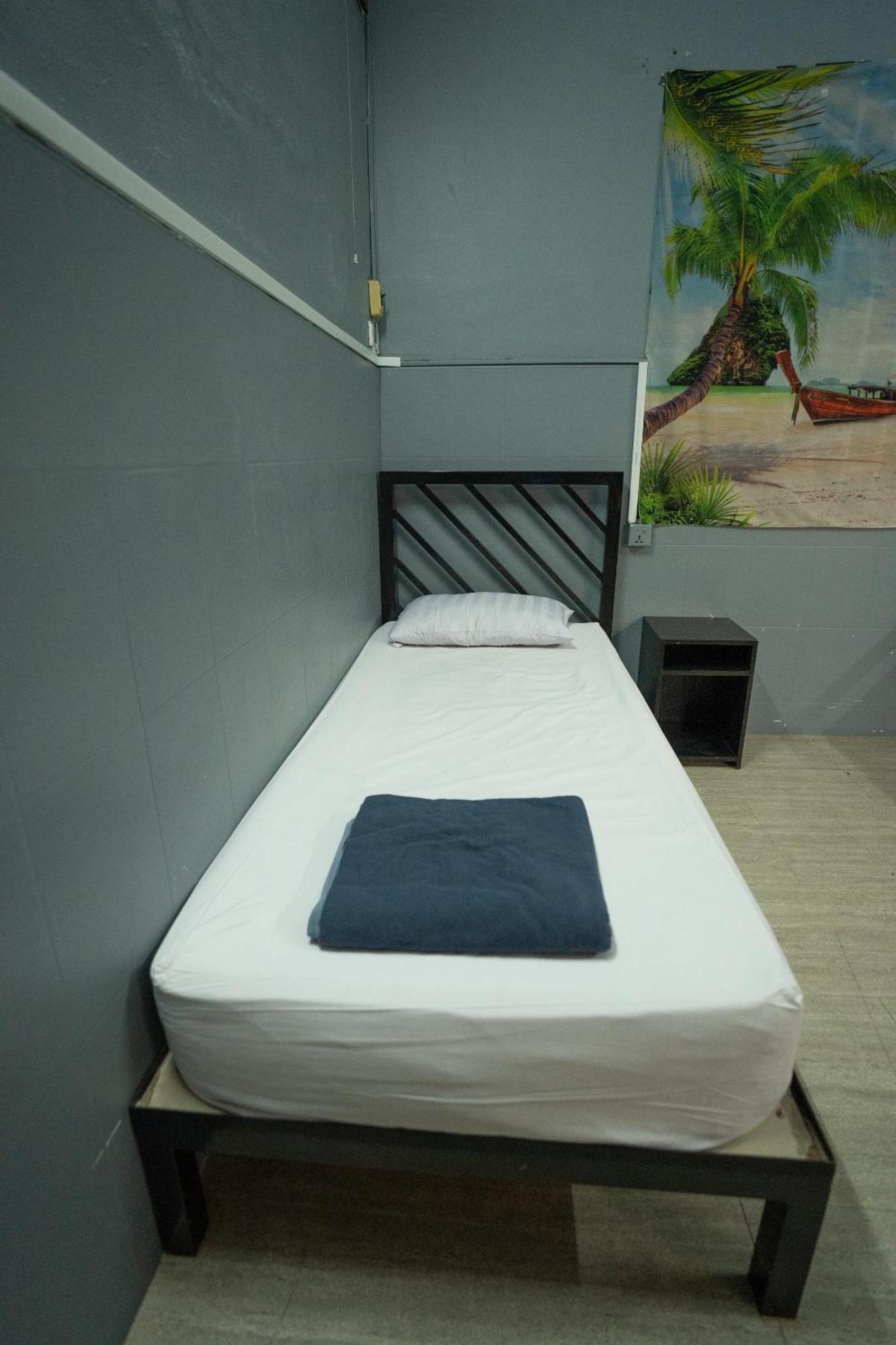 The Eighty8 Hostel Phnom Penh Exterior photo
