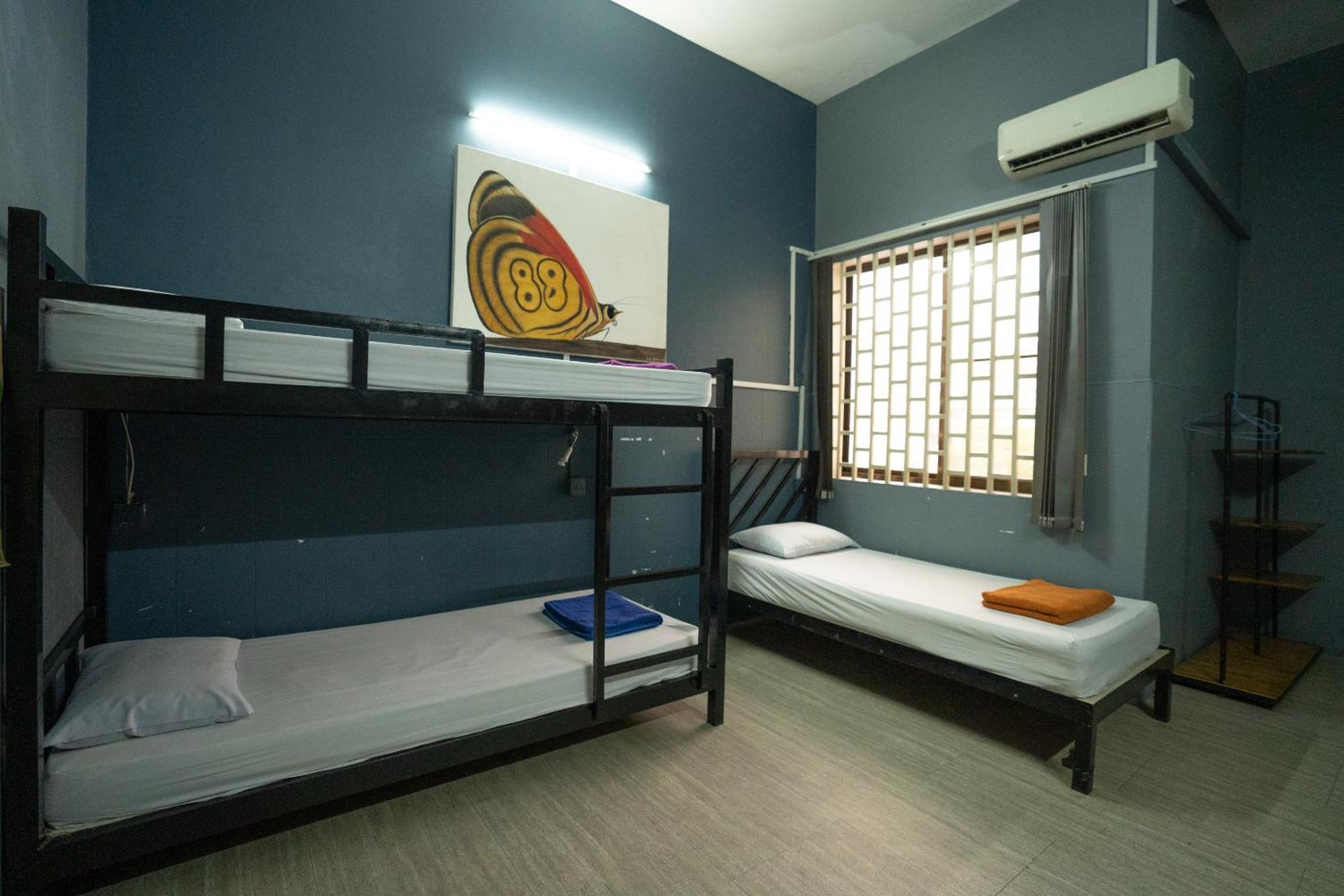 The Eighty8 Hostel Phnom Penh Exterior photo