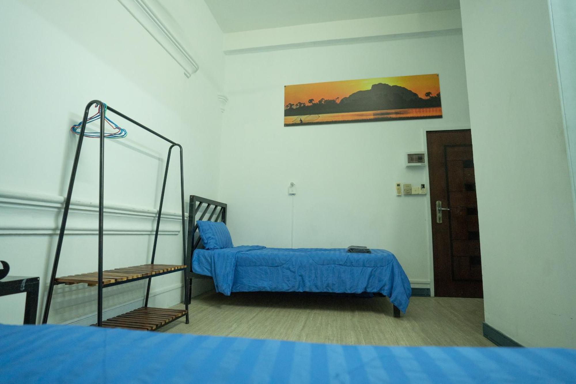 The Eighty8 Hostel Phnom Penh Exterior photo