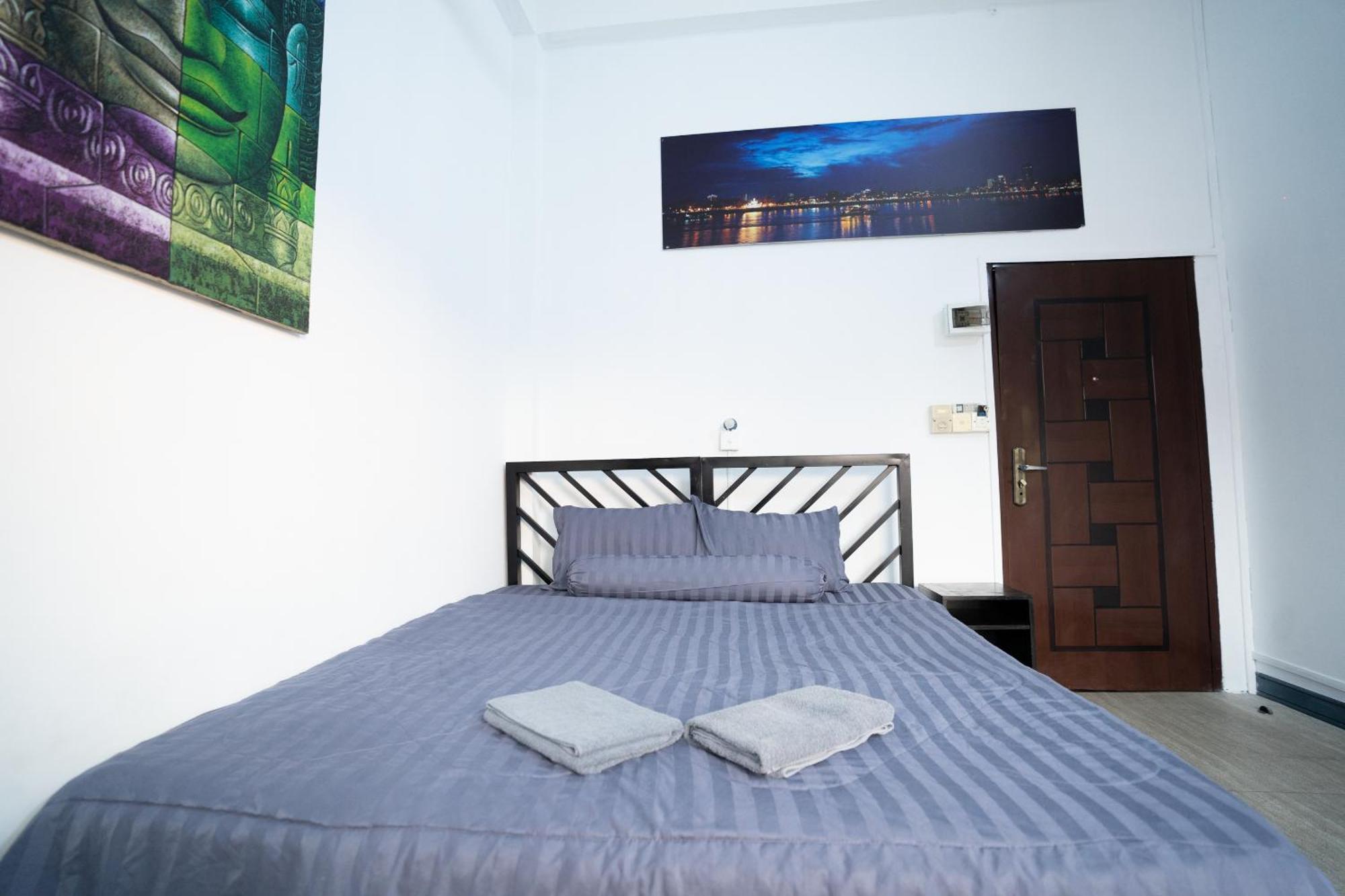 The Eighty8 Hostel Phnom Penh Exterior photo