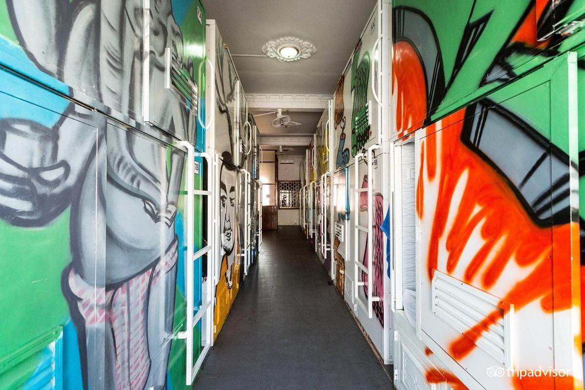 The Eighty8 Hostel Phnom Penh Exterior photo