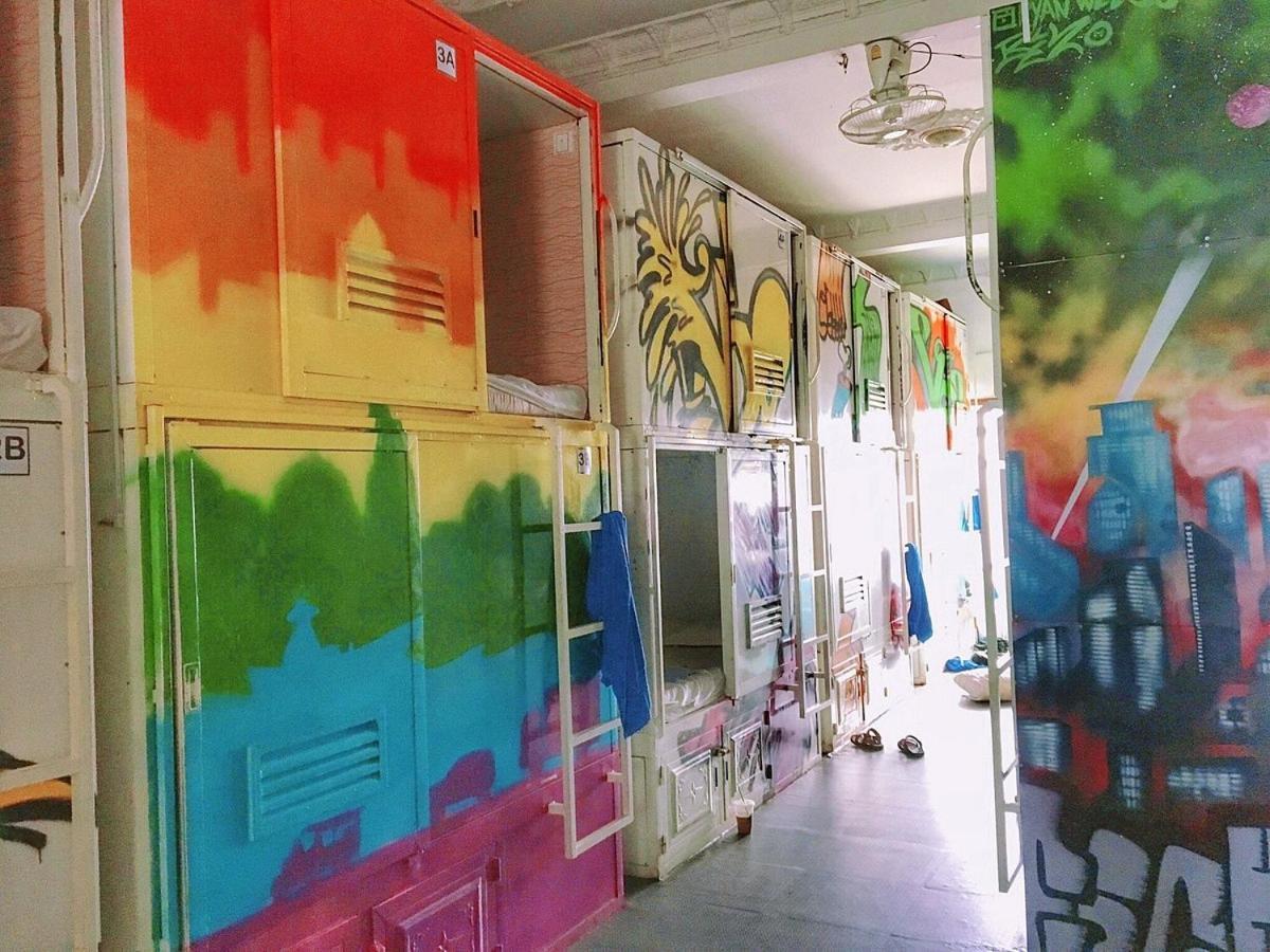 The Eighty8 Hostel Phnom Penh Exterior photo