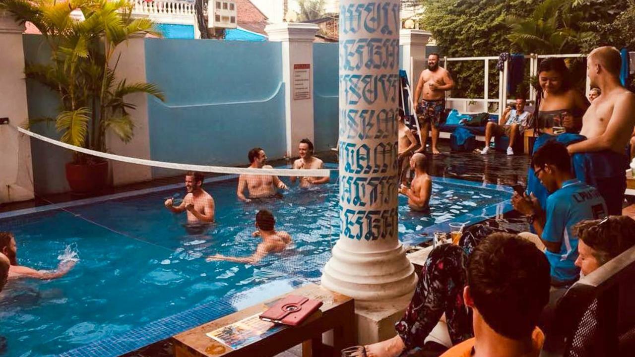 The Eighty8 Hostel Phnom Penh Exterior photo